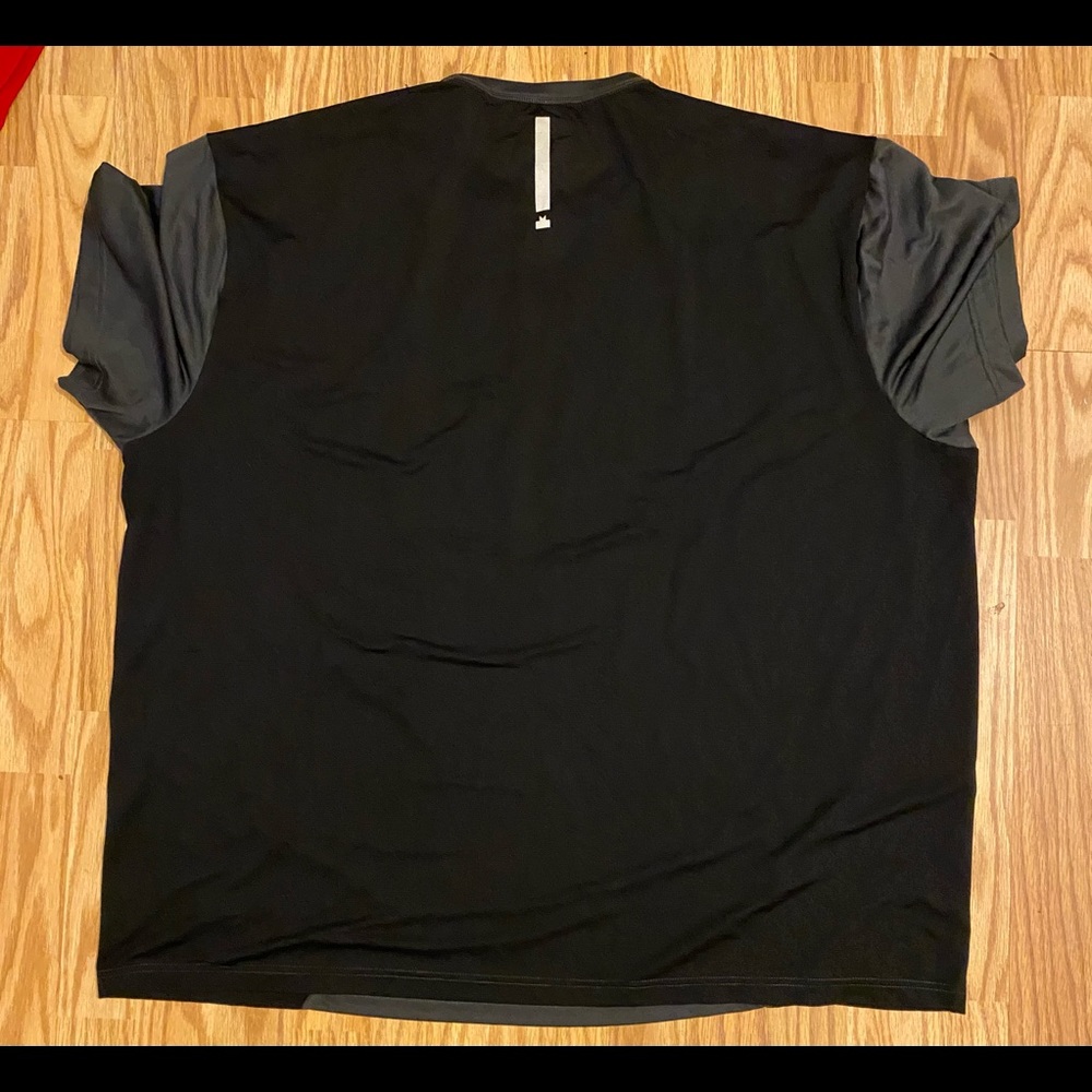 Michael Strahan t shirt